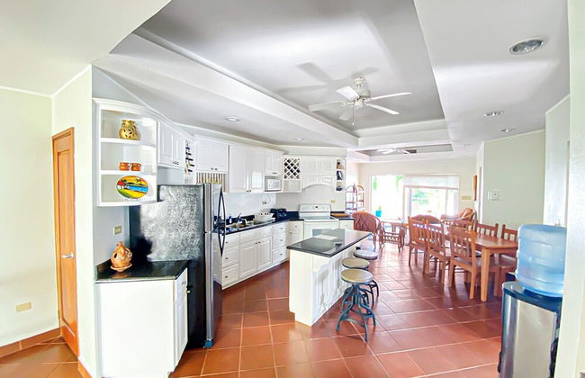 Sea Vue Luxury Vacation Condominiums - Photo 16