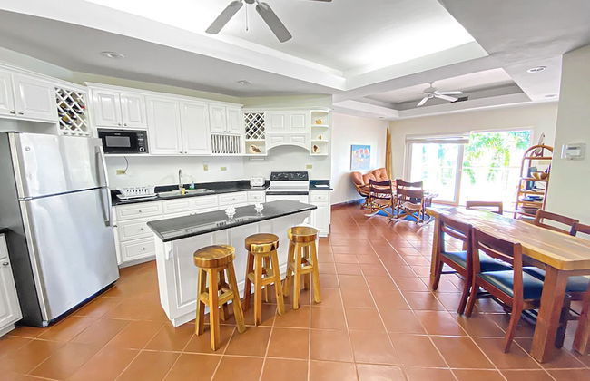 Sea Vue Luxury Vacation Condominiums - Photo 32