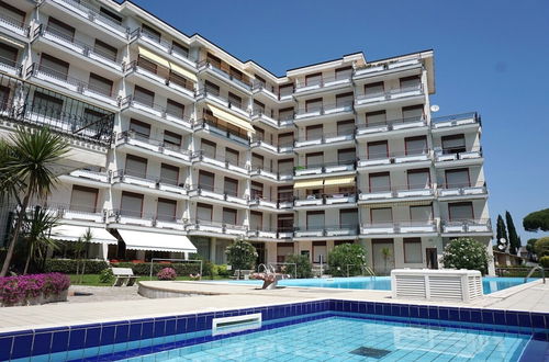 Foto 14 - Superb Apartment With Swimming Pool