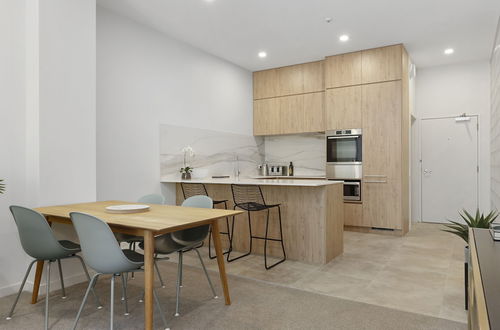 Photo 7 - 2 Bedrooms on Hobson Street with carpark - by Urban Butler