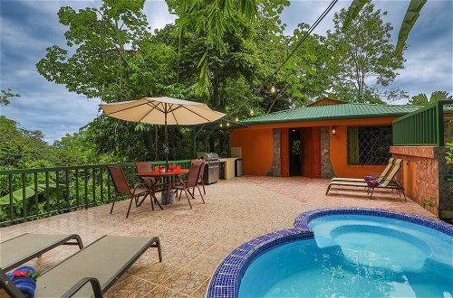 Foto 22 - Casa Macaw Jungle Cabin w Private Pool Wifi and AC