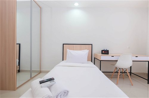 Photo 3 - Comfort and Strategic Studio at Evenciio Apartment near Campus Area