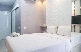 Foto 2 - Stylish Studio Apartment Connected to Ciputra World Mall at The Vertu