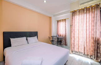 Foto 2 - Cozy Stay Studio At Kebagusan City Apartment