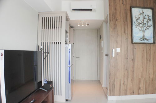 Photo 10 - Warm And Cozy Studio At Springlake Summarecon Apartment