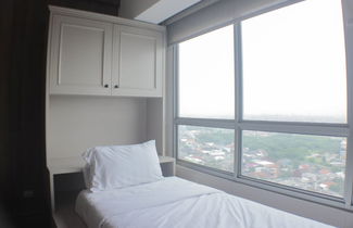 Foto 2 - Warm And Cozy Studio At Springlake Summarecon Apartment