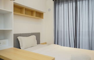 Foto 2 - Simply And Cozy Studio At Sky House Bsd Apartment