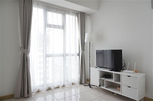 Photo 7 - Elegant 1Br Apartment At M-Town Residence Near Summarecon Mall