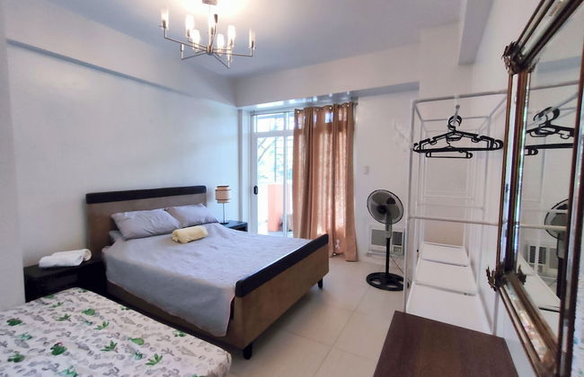 Dr Calayan's 2BR Condo at Pico De Loro - Foto 3