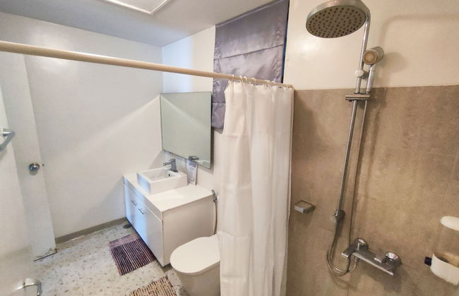 Dr Calayan's 2BR Condo at Pico De Loro - Foto 7