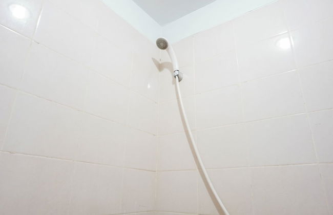 Cozy and Simply Studio Titanium Square Apartment - Foto 9