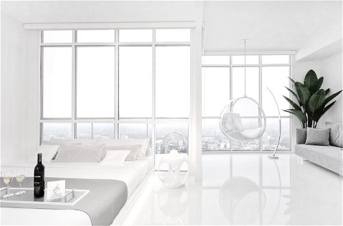 Photo 2 - Penthouse 7: Smart Luxury Tower w Panoramic View