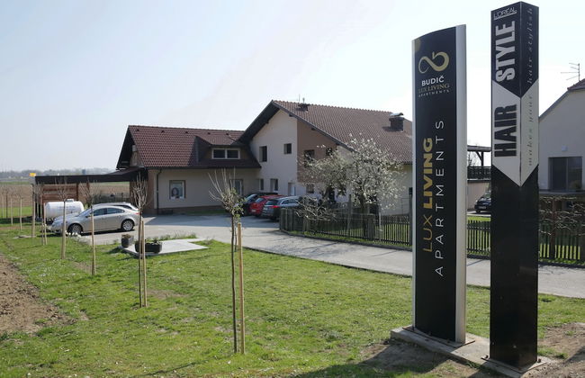 Lux Living Apartment Budic - Photo 1