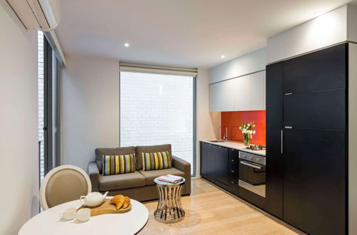 Photo 11 - Oaks Melbourne South Yarra Suites