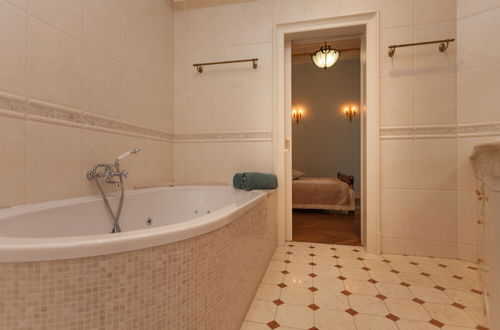 Foto 42 - Filip Palace Luxurious Apartment