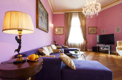 Foto 28 - Filip Palace Luxurious Apartment