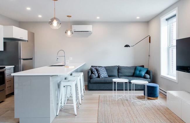 Explore Montreal From Sleek Contemporary Apartment - Foto 1