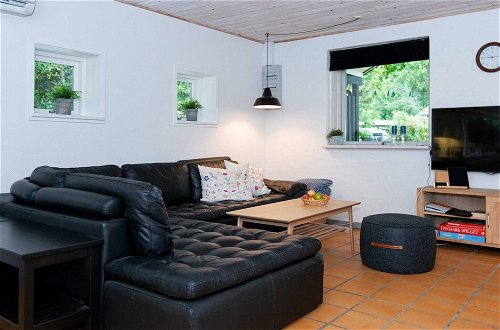 Photo 10 - 6 Person Holiday Home in Glesborg