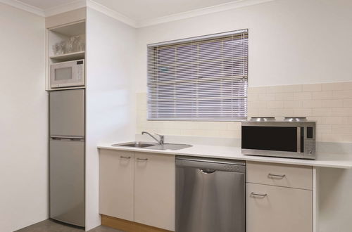 Photo 15 - Adina Serviced Apartments Canberra Kingston