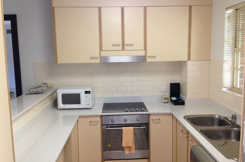 Photo 20 - Adina Serviced Apartments Canberra Kingston