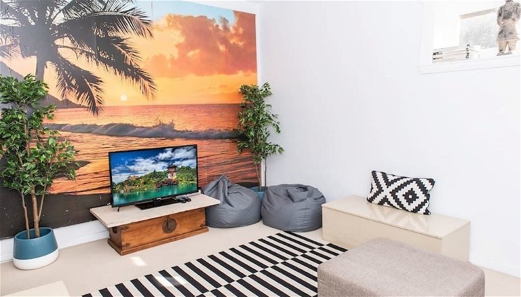 Photo 1 - Bondi Beach Gorgeous Apartment H323