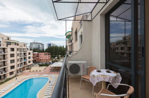 Photo 18 - Studio with Balcony and Pool View