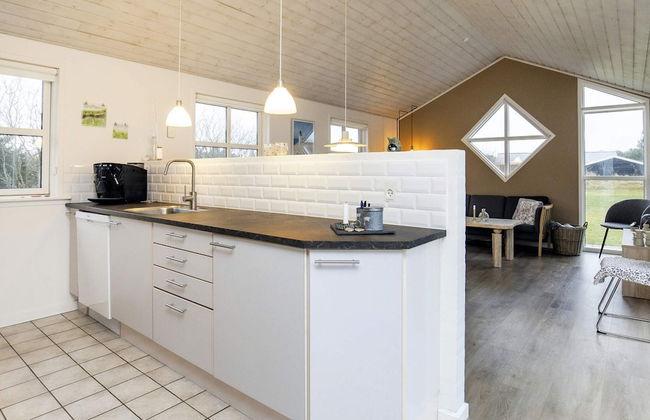 Stunning Holiday Home in Hirtshals with Hot Tub - Foto 19