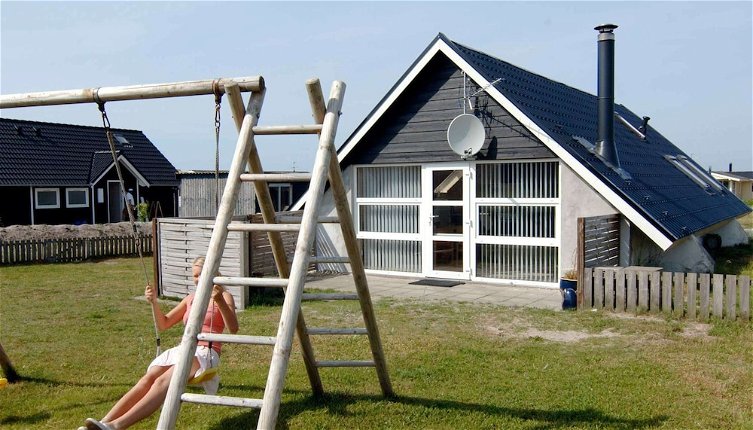 Foto 1 - Cozy Holiday Home in Harboøre near North Sea & Beach