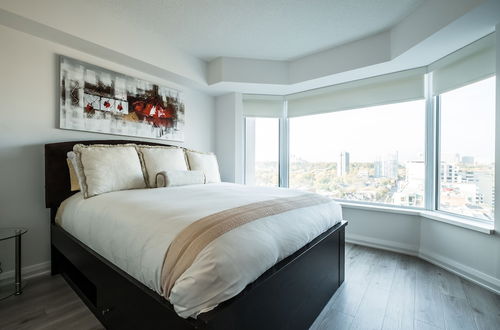 Photo 3 - QuickStay - Luxury Executive in Yorkville (Yonge & Bloor)