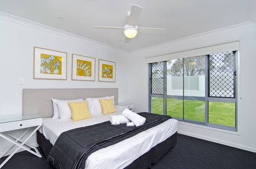 Photo 4 - Sentosa at Tugun Beachfront Holiday Home