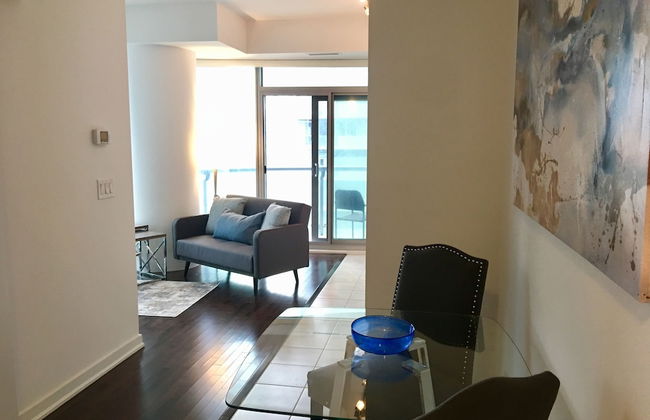 TO Stays - York and Lakeshore - Foto 21