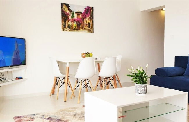 Beautiful Sea View Apartment - Photo 8