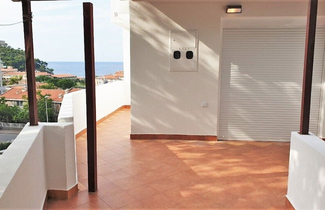 Beautiful Sea View Apartment - Photo 11