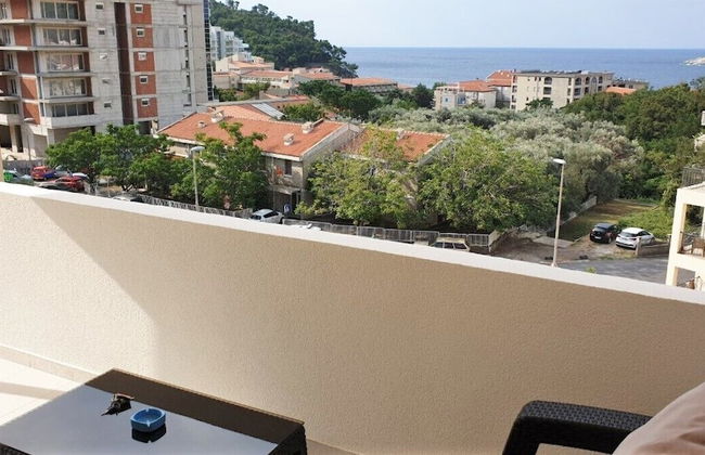 Beautiful Sea View Apartment - Photo 18