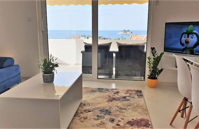 Beautiful Sea View Apartment - Photo 13