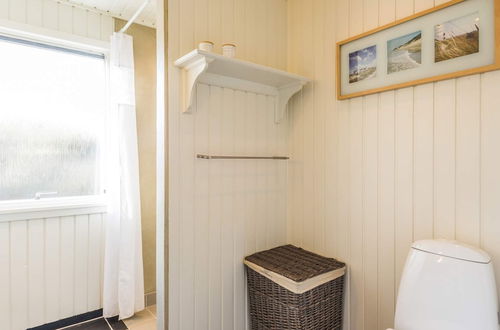 Photo 10 - 5 Person Holiday Home in Hvide Sande