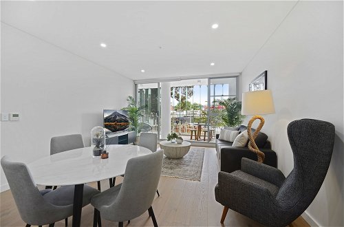 Photo 4 - Ultra Modern Luxurious home in Tranquil Sydney