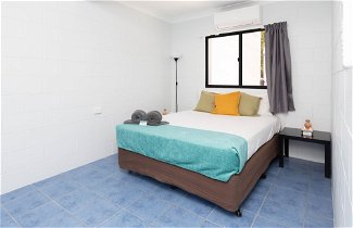 Photo 2 - Airlie Sun & Sand Accommodation 3