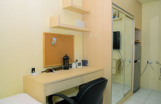 Photo 2 - Chic and Cozy Studio Apartment at Menteng Square