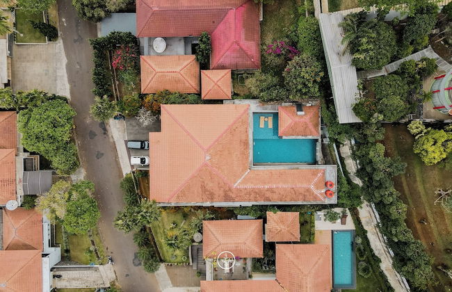 Kirei Mountain View 7BR Villa with a Private Pool - Foto 42