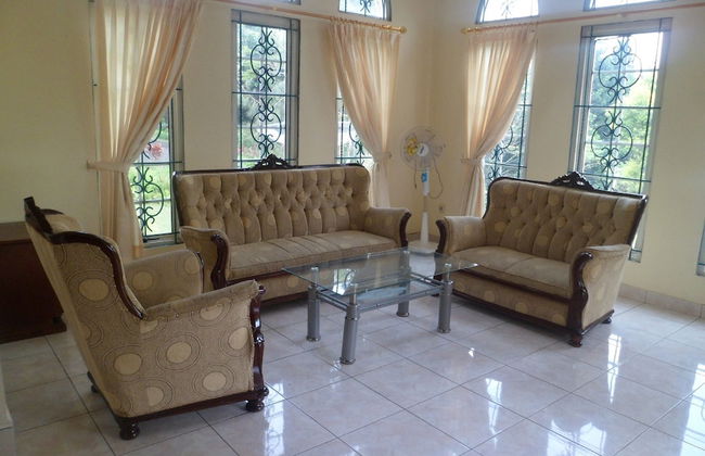 Villa Kota Bunga Lavender - Foto 9