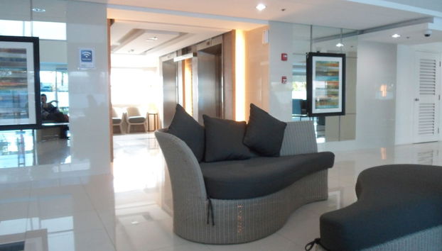 Coin salon dans le hall