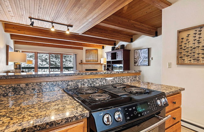 Riverside Condos A102 by Avantstay Condo Close To Downtown, Town Park & Ski Lift #8 - Foto 5