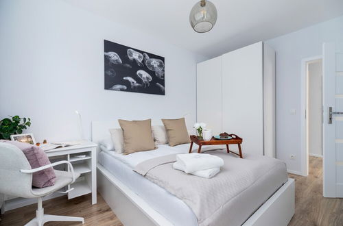 Photo 2 - Apartment Bronowicka by Renters