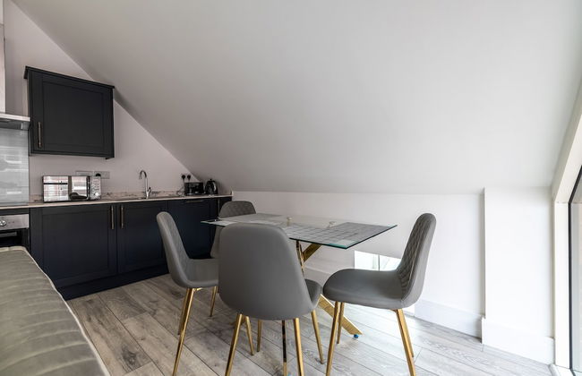 Impeccable 2-bed Apartment in Camberley - Foto 24