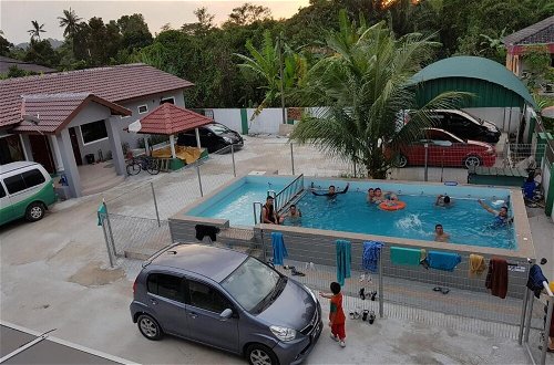 Photo 18 - Mri Homestay Sg Buloh - 3 Br House on First Floor With Centralised Pool