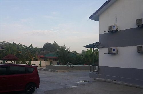 Foto 17 - Mri Homestay Sg Buloh - 3 Br House on First Floor With Centralised Pool
