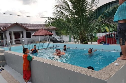 Foto 8 - Mri Homestay Sg Buloh - 3 Br House on First Floor With Centralised Pool