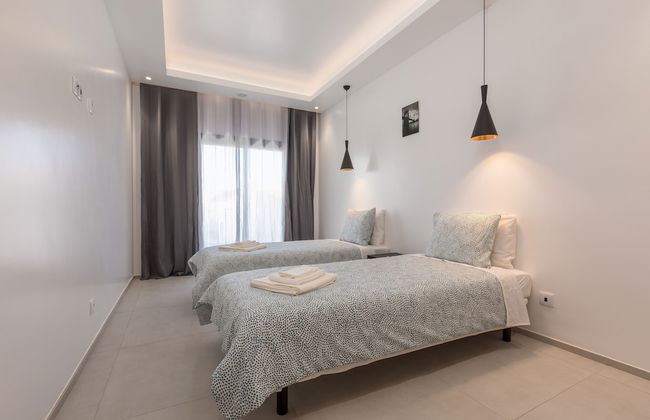 Correeira Luxury Residence T2 B - Albufeira, Pools, Wifi, Bbq, Beach - Foto 3