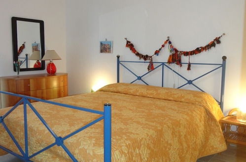 Photo 2 - Lovely Apartment Just 40m From the sea